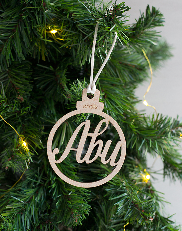 Adorno Navidad Personalizado con el nombre, descubre los adornos de Navidad más originales para regalar, ¡consíguelos en nuestra tienda online ahora!
