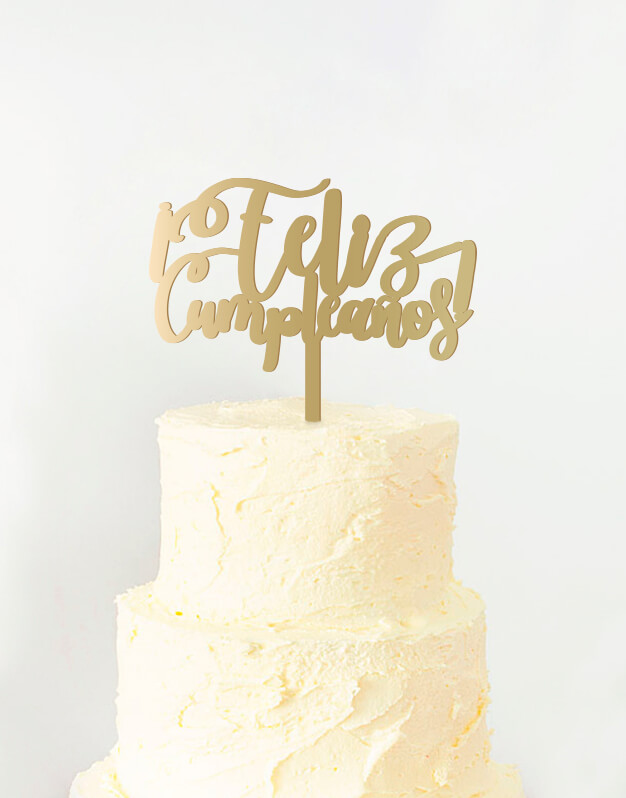 Feliz Cumpleaños cake topper adorno para tarta de cumpleaños disponible en más de 30 colores. Descubre este adorno para pastel único en knots made with love