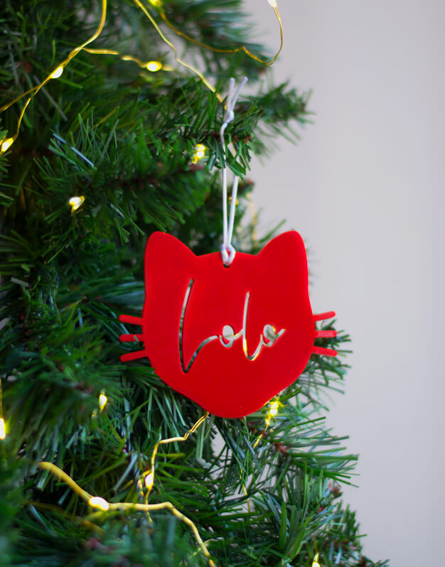 Adorno Navidad Personalizado gato NaviCat. ¡Decora tu hogar con #naviknots, los adornos navideños que triunfan entre las celebrities! Descúbrelos