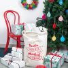 Saco Navidad desde Oriente/Polo Norte personalizado nombre ciudad ideal para guardar los regalos de los que peques en Navidad diseño knots made with love.