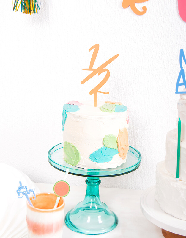 Celebra el medio año de tu bebé con 1/2 cake topper Ya tienes otra excusa para celebrar en familia con una tarta deliciosa. Descúbrelo!