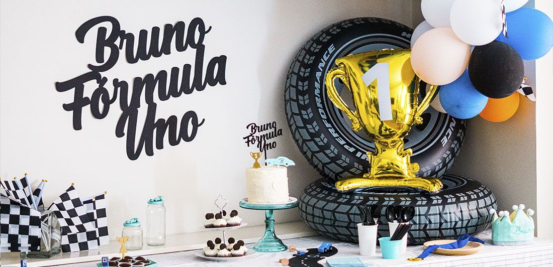 Todo lo que quería era un cumpleaños de coches diferente para Bruno. Uno de sus primeros sonidos ha sido BRRR cuando juega con alguno de sus cochecitos.