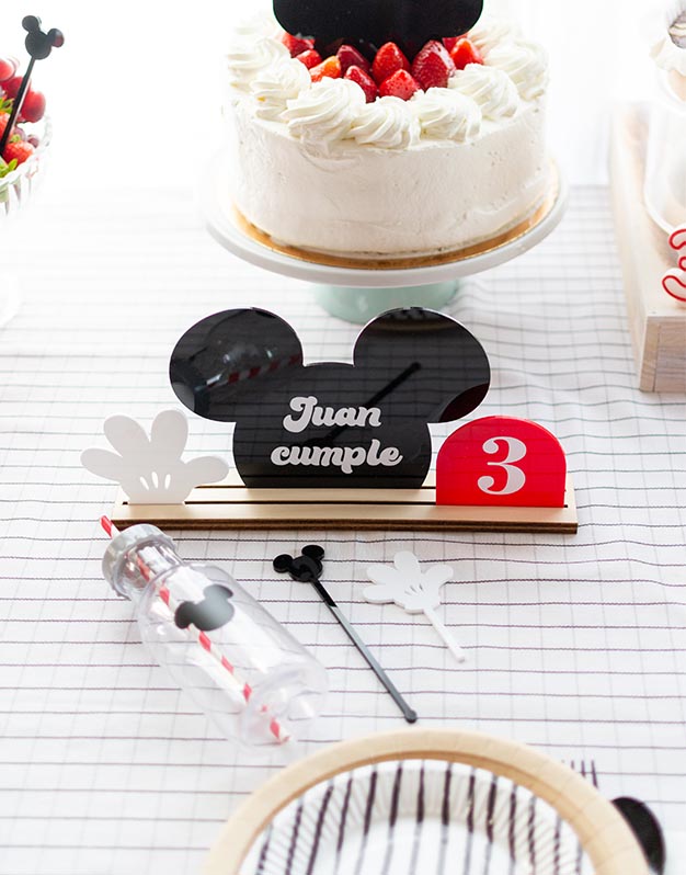 Cartel ratón M. Mouse personalizado triple con base para decorar, elige la edad, e indica en el nombre del cumpleañero y personalízalo!