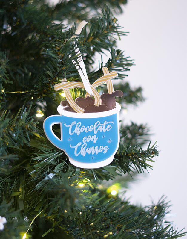 Chocolate con churros adorno para el árbol decora tu árbol de navidad con este original adorno en forma de taza. ¡Descúbrelo!